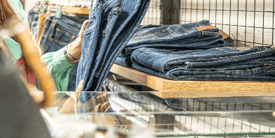 画像:買取の査定待ち時間の間、店内でショッピング可能