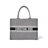 画像：Christian Dior