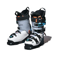 画像：スキーブーツ